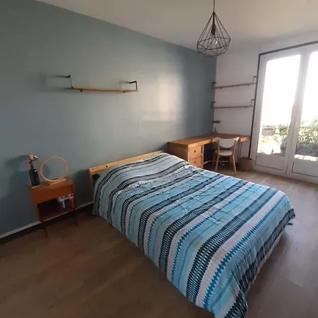 Charming 55 M With Balcony View On The Erdre ! Ναντ